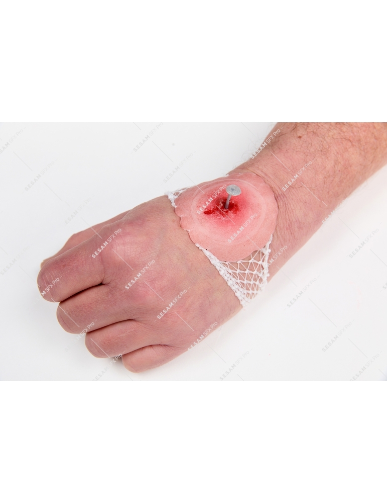 Plaie avec un clou sécurisé